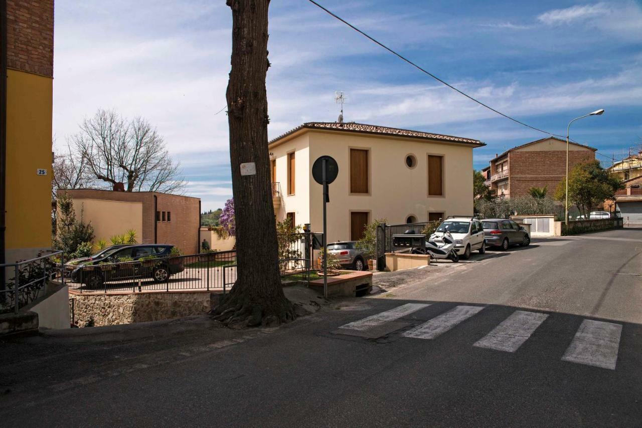 Casa Il Glicine A Due Passi Dal Centro Apartment Siena Exterior foto