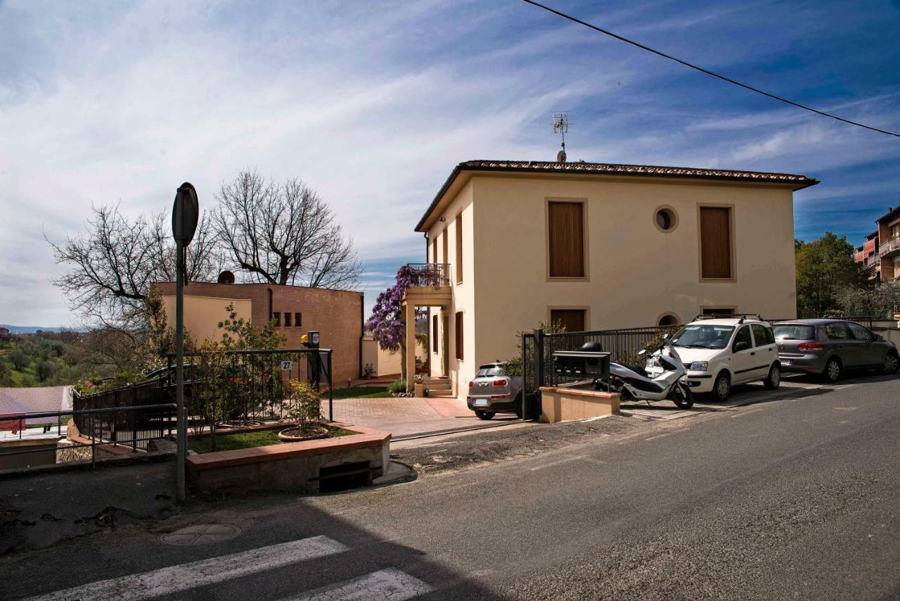 Casa Il Glicine A Due Passi Dal Centro Apartment Siena Exterior foto