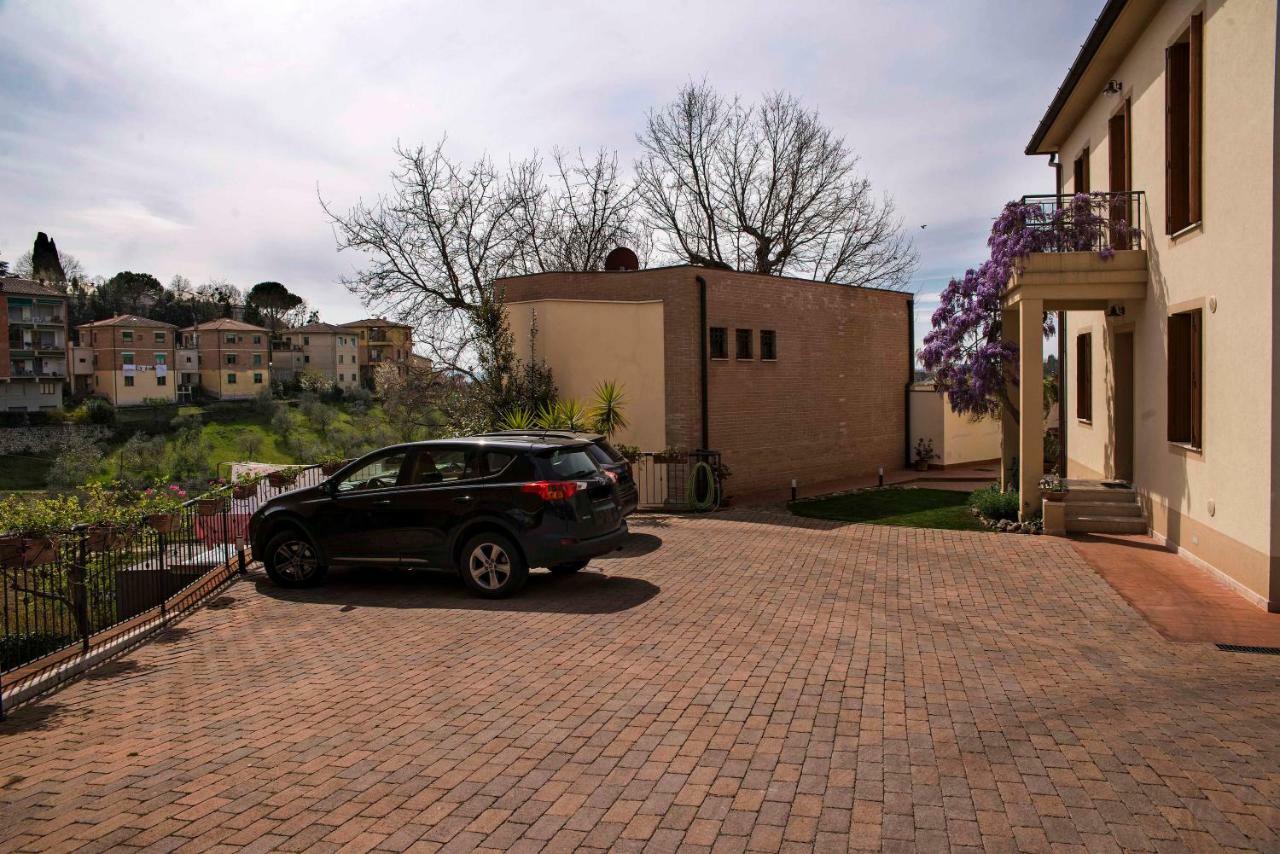 Casa Il Glicine A Due Passi Dal Centro Apartment Siena Exterior foto